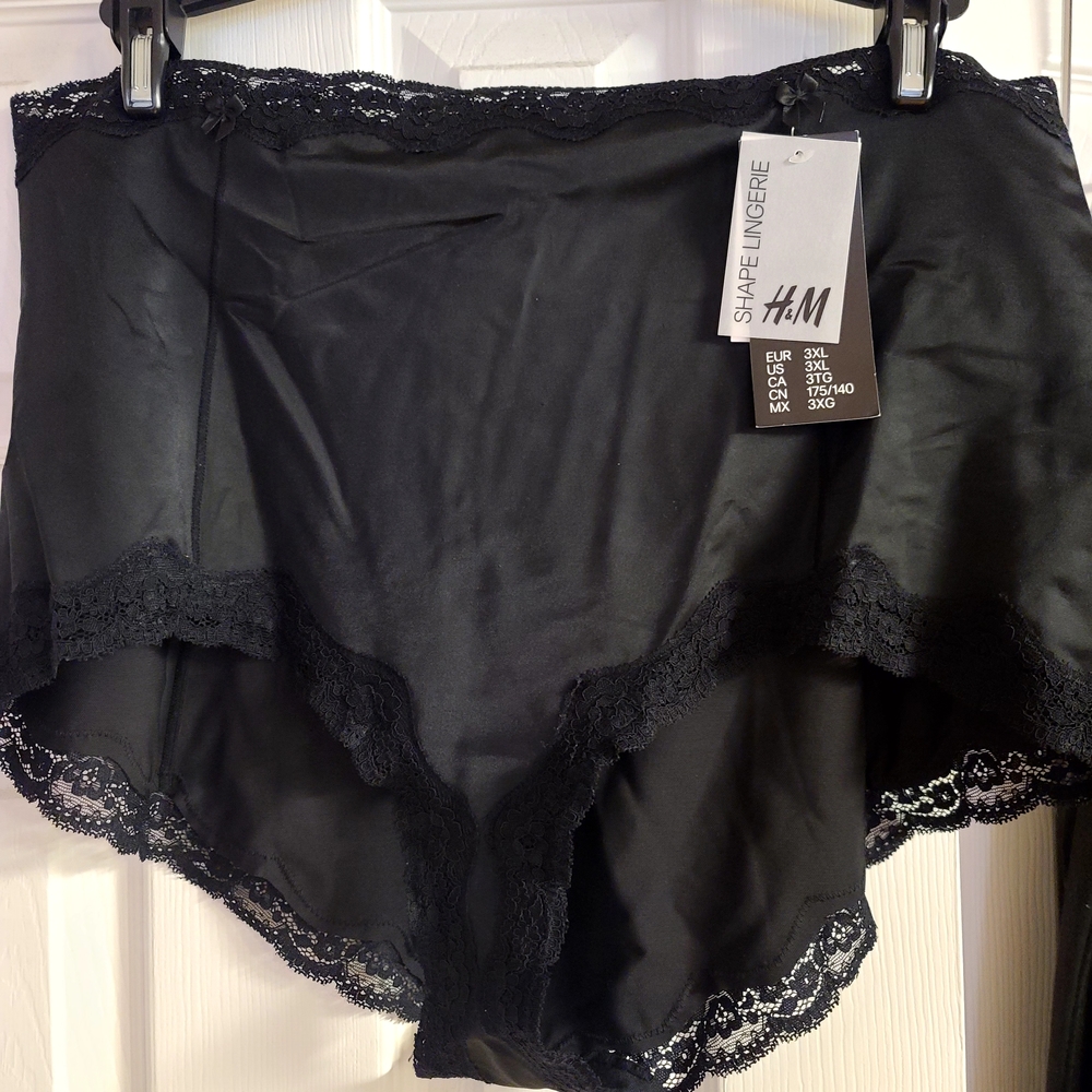 H&M Black Lace Trim Women's Intimate Shorts